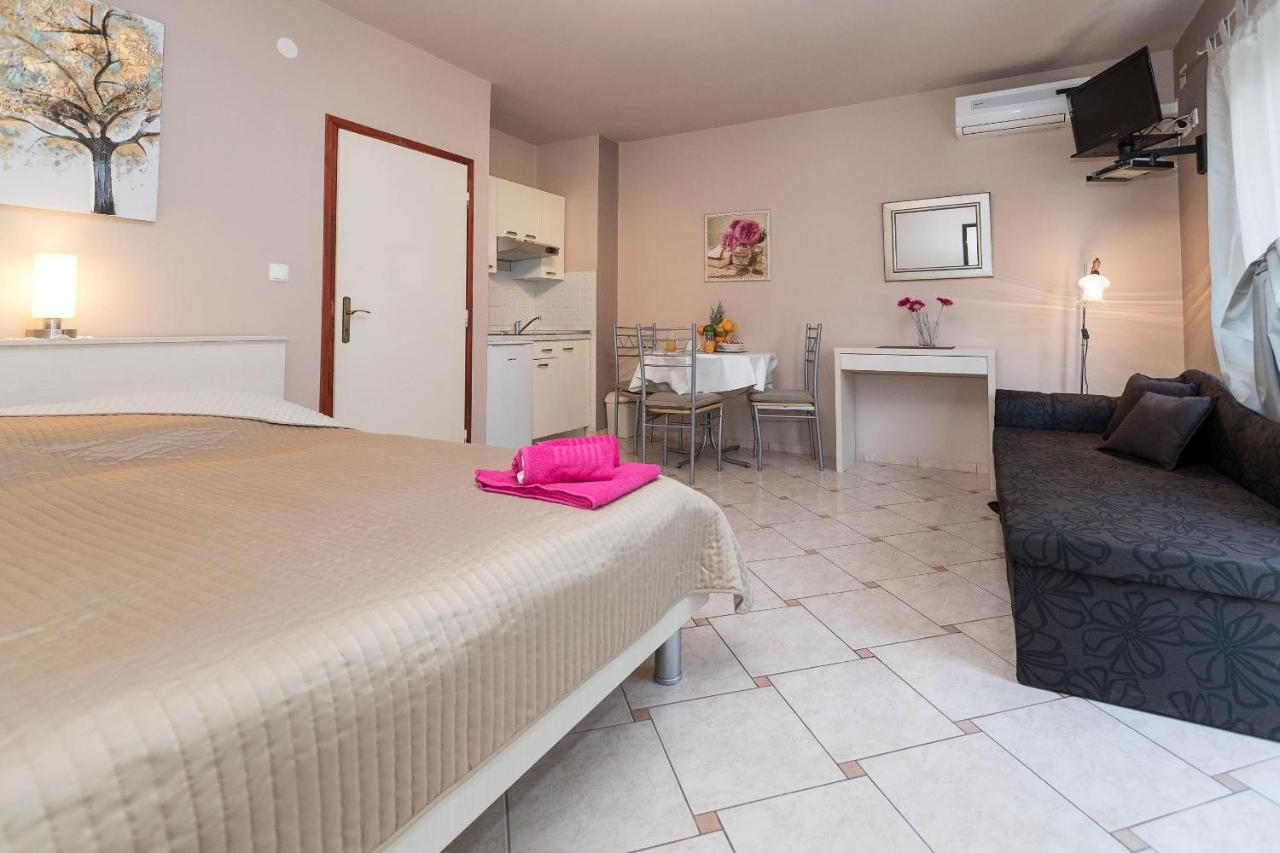 Apartments Karmen 1 Crikvenica Esterno foto
