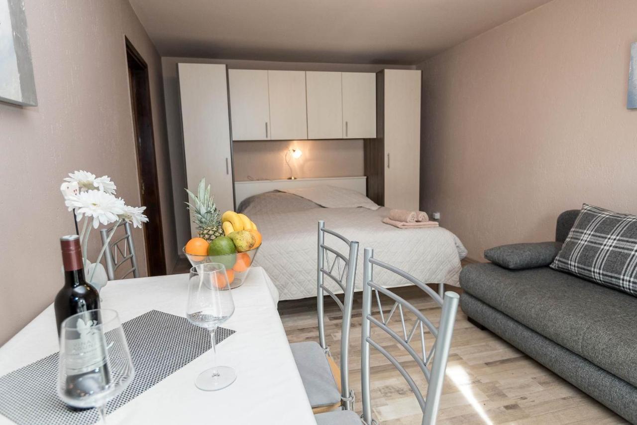 Apartments Karmen 1 Crikvenica Esterno foto